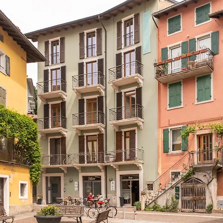 Bed & Breakfast Garda Living Torbole 2*