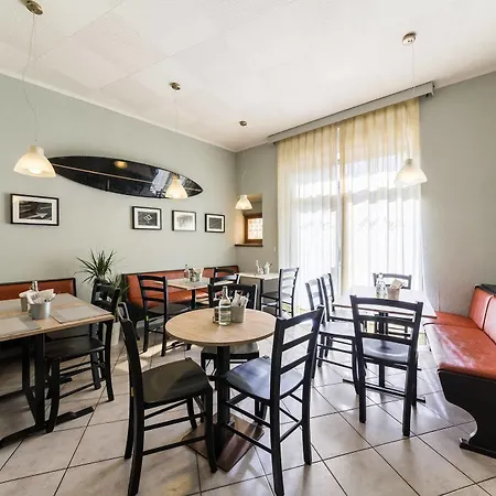 לינה וארוחת בוקר Casa Nataly 2*